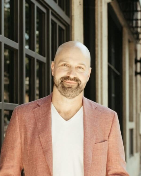 Dave Woolger, Associate